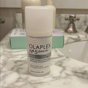 OLAPLEX No. 5 Leave-In Conditioner - White